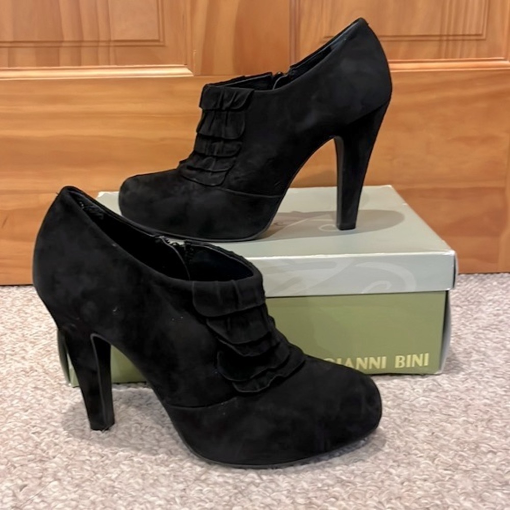 Gianni Bini Tula004 Booties - Picture 2 of 8